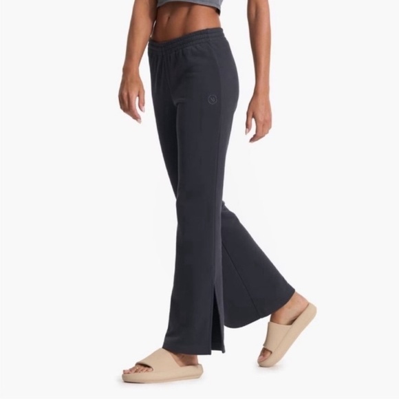Vuori Sedona Wide Leg Sweatpant athleisure lounge travel soft cozy - Picture 1 of 10